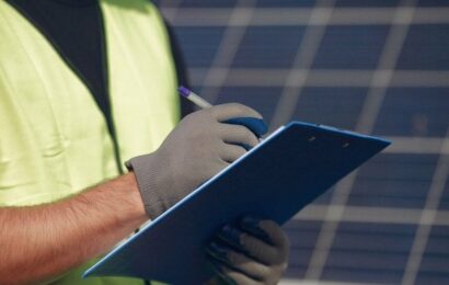 Sněmovna schválila nový kyberzákon. Nově se dotkne i solárních elektráren nebo bateriových úložišť