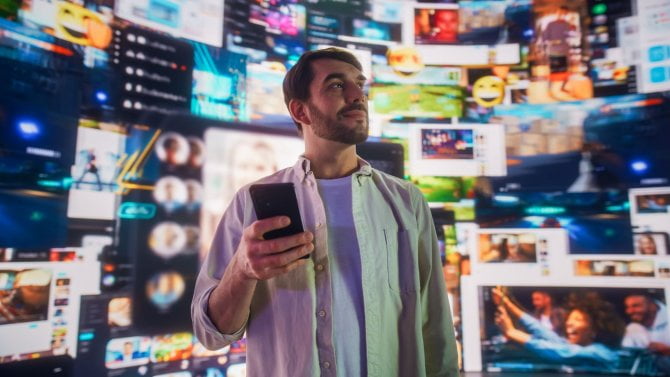 Internet v rukou MAMAAN: těchto šest gigantů formuje náš online svět. Znáte je všechny?