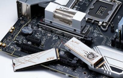 Adata má extrémně rychlá Gen5 SSD, která díky 6nm řadiči netopí. I tak mají šílený chladič