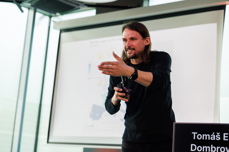 Junior už nemusí být nutně čerstvý absolvent školy Junior už nemusí být nutně čerstvý absolvent školy