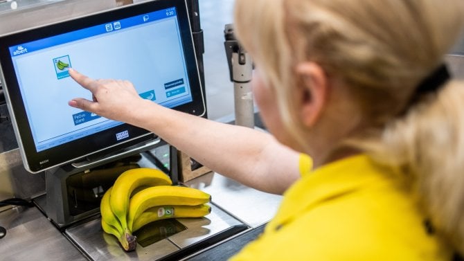 Albert zavádí na pokladnách umělou inteligenci, samy rozpoznají potraviny