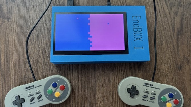 EndBOX nabízí BASIC jako za starých časů, Nitrux přechází na Hyprland