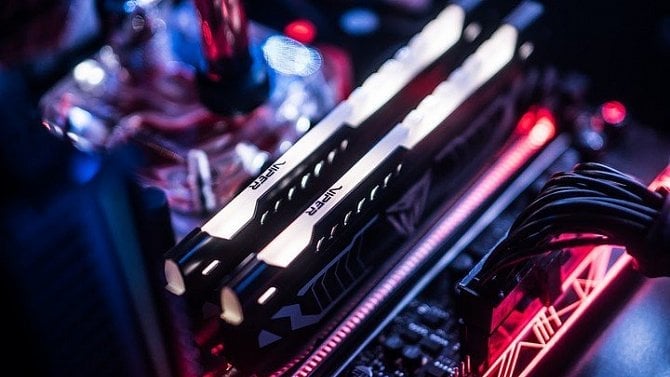 Čas pamětí DDR4 končí, všichni tradiční výrobci ukončují produkci. Hrozí nedostatek a zdražení modulů Čas pamětí DDR4 končí, všichni tradiční výrobci ukončují produkci. Hrozí nedostatek a zdražení modulů