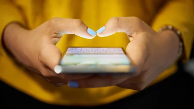 WhatsApp se mění. Přichází reklamy, propagace obsahu i měsíční předplatné WhatsApp se mění. Přichází reklamy, propagace obsahu i měsíční předplatné