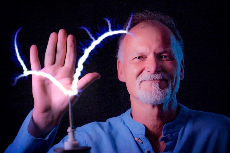 Energie budoucnosti: tým profesora Raka zkoumá tajemství kulových blesků ve vakuu