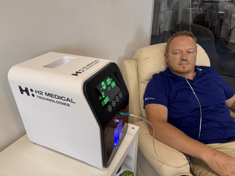 Český start-up představuje vodíkový přístroj zaměřený na podporu ochrany před Alzheimerem. Míří na evropský i americký trh