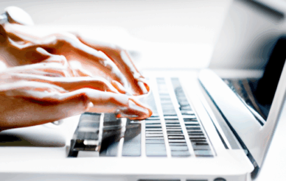 Role digitálních technologií ve vzdělávání: Jaké přínosy a výzvy přinášejí online nástroje do školních tříd a jak se na ně mohou učitelé připravit? Tento článek by se mohl zabývat aktuálními trendy v digitalizaci školství, možnostmi využití technologií pro interaktivní výuku a také případnými úskalími, se kterými se pedagogové mohou setkat. Role digitálních technologií ve vzdělávání: Jaké přínosy a výzvy přinášejí online nástroje do školních tříd a jak se na ně mohou učitelé připravit? Tento článek by se mohl zabývat aktuálními trendy v digitalizaci školství, možnostmi využití technologií pro interaktivní výuku a také případnými úskalími, se kterými se pedagogové mohou setkat.