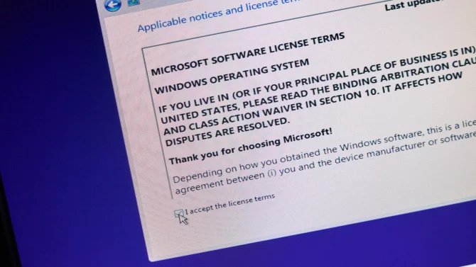 Microsoft umožní správcům ve Windows 11 odinstalovat část bloatwaru