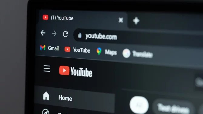 Hrajete si na dospělé? YouTube po vás začne vyžadovat průkaz nebo kartu k ověření plnoletosti