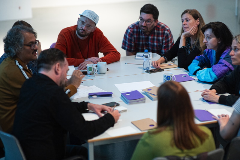 Zpátky do školy: nově s filmovou výchovou! Mezinárodní den audiovizuální výchovy propojuje učitele ze zemí V4 a pomáhá zapojit filmovou výchovu do výuky.