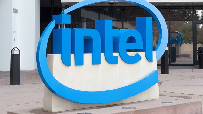 USA nově vlastní 10% Intelu, vyšel FFmpeg 8.0