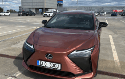 Designová perla mezi elektromobily: Elektrický Lexus RZ je vhodný do městského provozu
