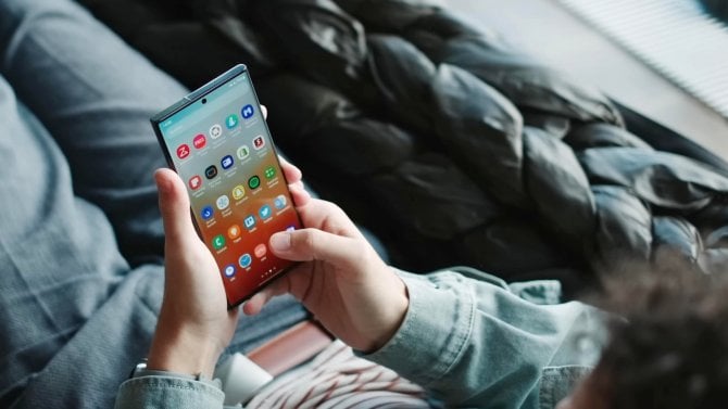 Postřehy z bezpečnosti: Samsung opravil vážnou zranitelnost v telefonech Postřehy z bezpečnosti: Samsung opravil vážnou zranitelnost v telefonech