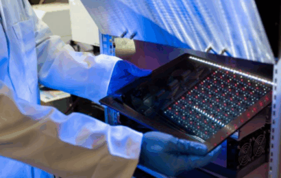 Nové solární články fungují s interiérovým světlem z běžné domácí lampičky