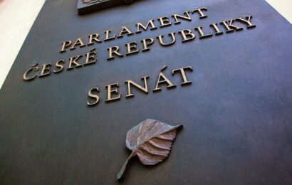 Senát odmítl právo být offline. Kritici varují, se svoboda se pomalu ztrácí pod náporem digitalizace