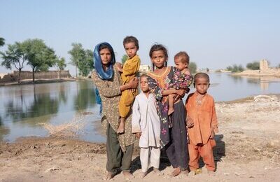 ECW oznamuje příspěvek ve výši 2 milionů USD pro děti zasažené povodněmi v Pákistánu