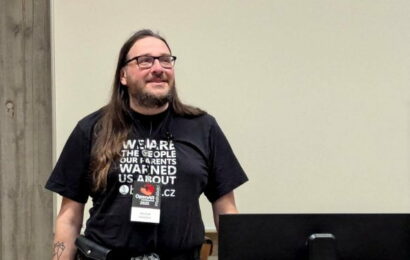 Útoky na software zevnitř a elektřina v autě i doma, OpenAlt 2025