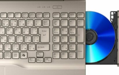 Nejzvláštnější důsledek přechodu na Windows 11: V Japonsku jsou zase „in“ optické mechaniky