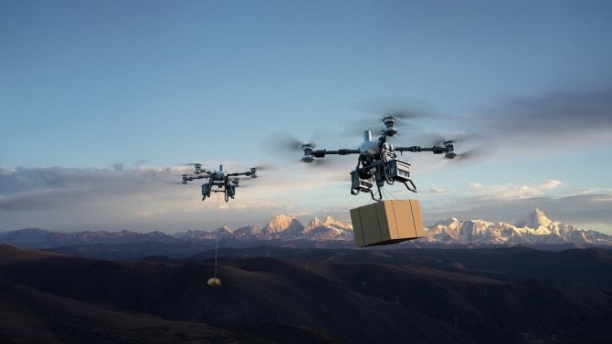 V Česku se začal prodávat největší dron DJI: tento obr uveze 100 kg nákladu, má naviják i padák