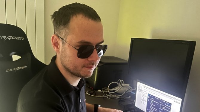 Přístupnost se musí stát občanem první kategorie, říká nevidomý vývojář Vojtěch Polášek Přístupnost se musí stát občanem první kategorie, říká nevidomý vývojář Vojtěch Polášek