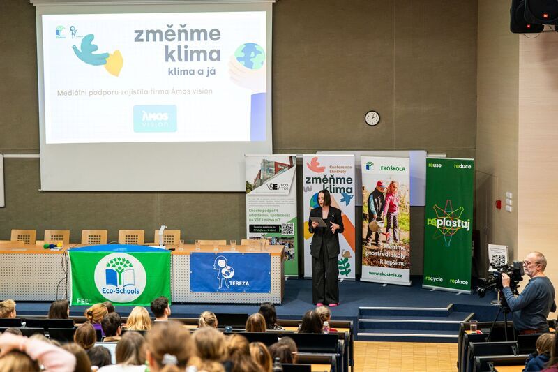 Děti a teenageři mluvili o klimatu na akademické půdě. Konference Změňme klima přivedla 200 mladých lidí na VŠE