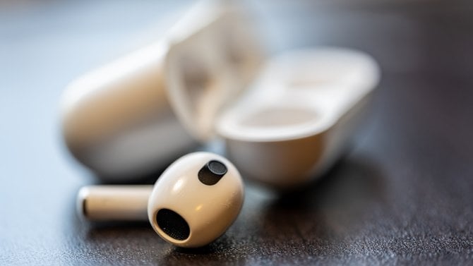 Postřehy z bezpečnosti: BT sluchátka umožňují odposlech i sledování