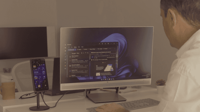 Zažije Windows Phone slavný návrat? NextDock chystá telefon, který spustí Android, Linux i Windows 11 zároveň Zažije Windows Phone slavný návrat? NextDock chystá telefon, který spustí Android, Linux i Windows 11 zároveň