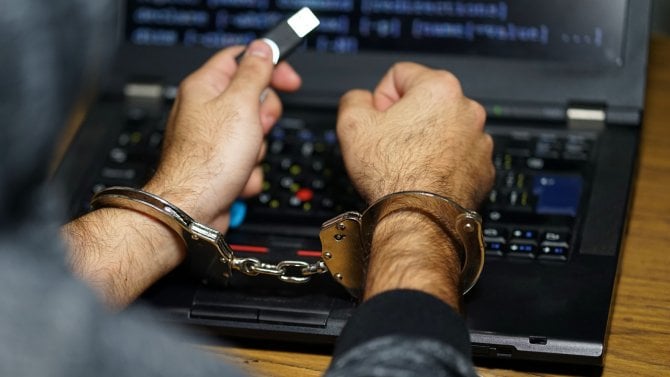 Postřehy z bezpečnosti: staré botnety, nové kampaně a policejní zásahy Postřehy z bezpečnosti: staré botnety, nové kampaně a policejní zásahy