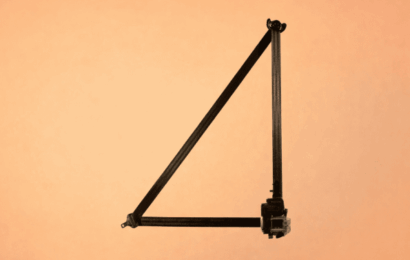 Před 67 lety vynalezlo Volvo tříbodový pás. Nyní jej vylepšuje a ukázalo pásy, které nehodu předvídají