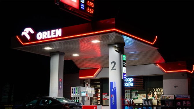 Orlen zakázal vjezd čínských automobilů do svých areálů. Důvodem jsou obavy ze špionáže Orlen zakázal vjezd čínských automobilů do svých areálů. Důvodem jsou obavy ze špionáže