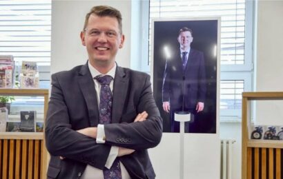 První vesnice v Česku má svého AI starostu. Poradí, odpoví a je nonstop k dispozici