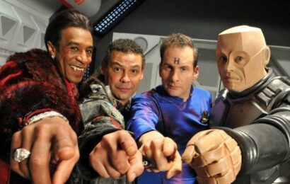 Nachystejte uzenáče, na snídani jsem zpátky. Červený trpaslík je teď zdarma na iVysílání