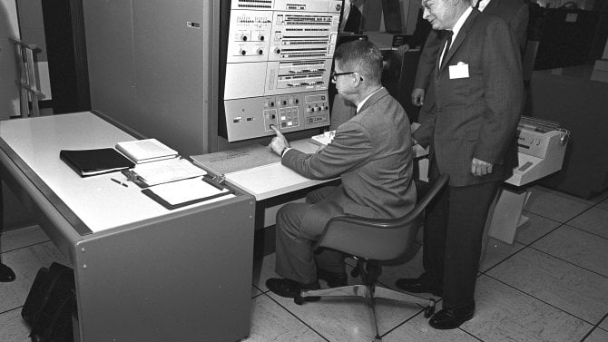 IBM System/360: před 62 lety sjednotil roztříštěnou architekturu počítačů. Vývoj stál firmu 5 miliard dolarů IBM System/360: před 62 lety sjednotil roztříštěnou architekturu počítačů. Vývoj stál firmu 5 miliard dolarů