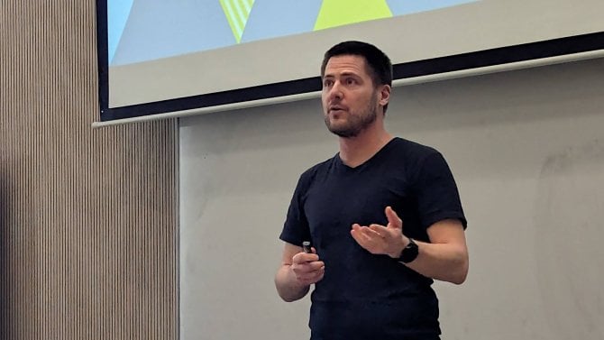 Ochrana internetu pomocí ASPA, optické sítě a Matrix, zápisky z OpenCampu Ochrana internetu pomocí ASPA, optické sítě a Matrix, zápisky z OpenCampu