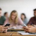 Exkluzivní data ze škol: Používání mobilů reguluje 93 procent z nich