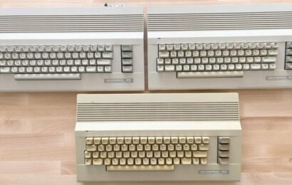 Projekt C64 II: potřetí do stejné řeky čistění a opravy elektroniky Projekt C64 II: potřetí do stejné řeky čistění a opravy elektroniky