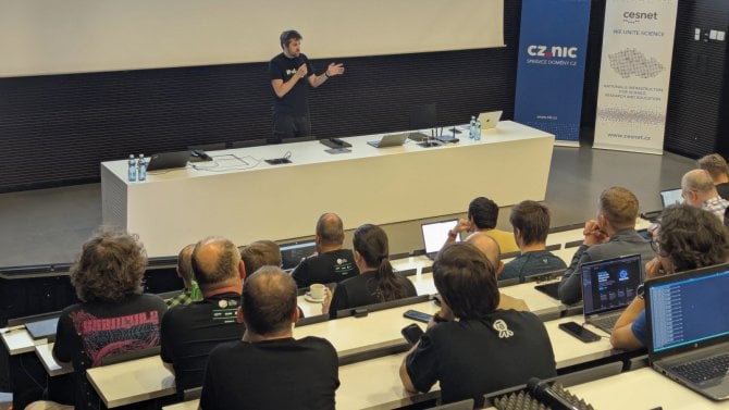 IPv6 má polovina uživatelů, většina zařízení už IPv4 nepotřebuje (Den IPv6) IPv6 má polovina uživatelů, většina zařízení už IPv4 nepotřebuje (Den IPv6)
