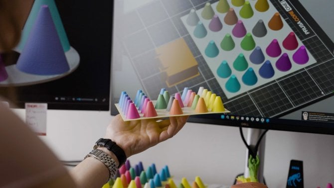 Po Bambu Lab přichází s mícháním barev i Průša. ColorMix je zdarma a z pár barev vytvoří desítky nových přímo během 3D tisku Po Bambu Lab přichází s mícháním barev i Průša. ColorMix je zdarma a z pár barev vytvoří desítky nových přímo během 3D tisku