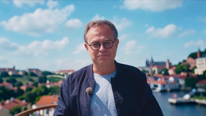 Václav Moravec promluvil o svém platu v České televizi i o sporech kolem konkurenční doložky Václav Moravec promluvil o svém platu v České televizi i o sporech kolem konkurenční doložky