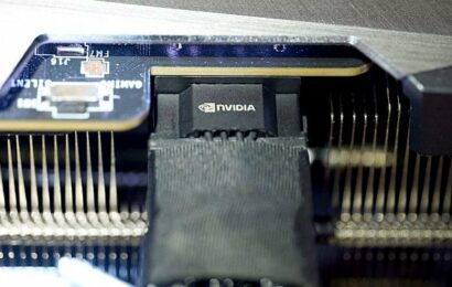 Další spálená GeForce RTX 5090: Uživatel použil speciální kabel s teplotní ochranou, přesto mu konektory shořely