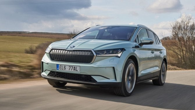 Elektromobilům se v Evropě daří, mohou za to i drahá paliva. Češi však elektroauta stále odmítají Elektromobilům se v Evropě daří, mohou za to i drahá paliva. Češi však elektroauta stále odmítají