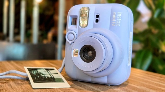 Minirecenze Instax 13 mini: okamžité momentky s jedním velkým plusem a mínusem