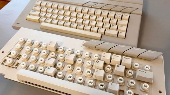 Klávesnice osmibitových počítačů Atari: až překvapivě komplikovaná problematika