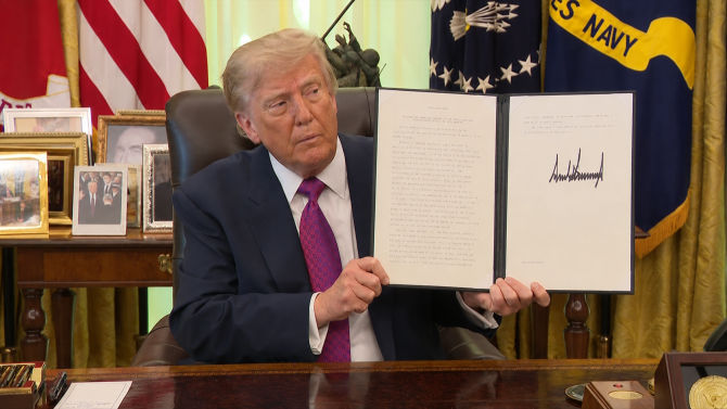 Z Ontaria je Amerika. Trumpovo přejmenování dorazilo do map, ale Google ho ukazuje jen američanům Z Ontaria je Amerika. Trumpovo přejmenování dorazilo do map, ale Google ho ukazuje jen američanům