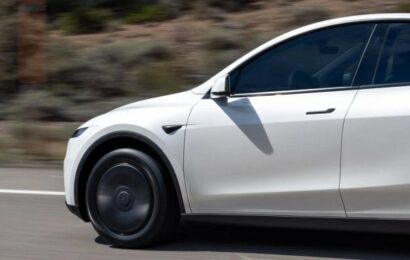 Zapuštěné kliky dělají z aut smrtící pasti. Tesla a další značky kvůli tomu svolávají přes 3 miliony vozů Zapuštěné kliky dělají z aut smrtící pasti. Tesla a další značky kvůli tomu svolávají přes 3 miliony vozů