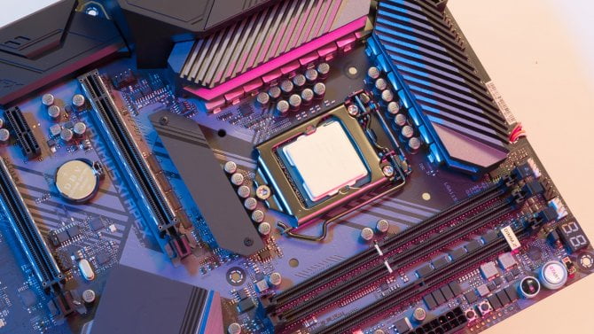 První procesory Intel Nova Lake na světě: Vzorky zatím mají frekvence jen 3,2 až 3,4 GHz První procesory Intel Nova Lake na světě: Vzorky zatím mají frekvence jen 3,2 až 3,4 GHz