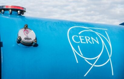 CERN migruje na Debian, Ubuntu rozděluje firmware CERN migruje na Debian, Ubuntu rozděluje firmware