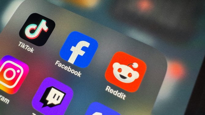 EU považuje ChatGPT za vyhledávač, bude jej přísněji regulovat. Na seznam největších platforem přibyly Reddit a Roblox EU považuje ChatGPT za vyhledávač, bude jej přísněji regulovat. Na seznam největších platforem přibyly Reddit a Roblox